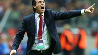 LAPANG DADA - Unai Emery menerima secara lapang dada kekalahan Sevilla dari Barcelona di ajang Piala Super Eropa. (Marca)