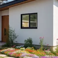 Rumah kecil yang minimalis namun terasa mewah dan nyaman (Sumber: Meta AI)