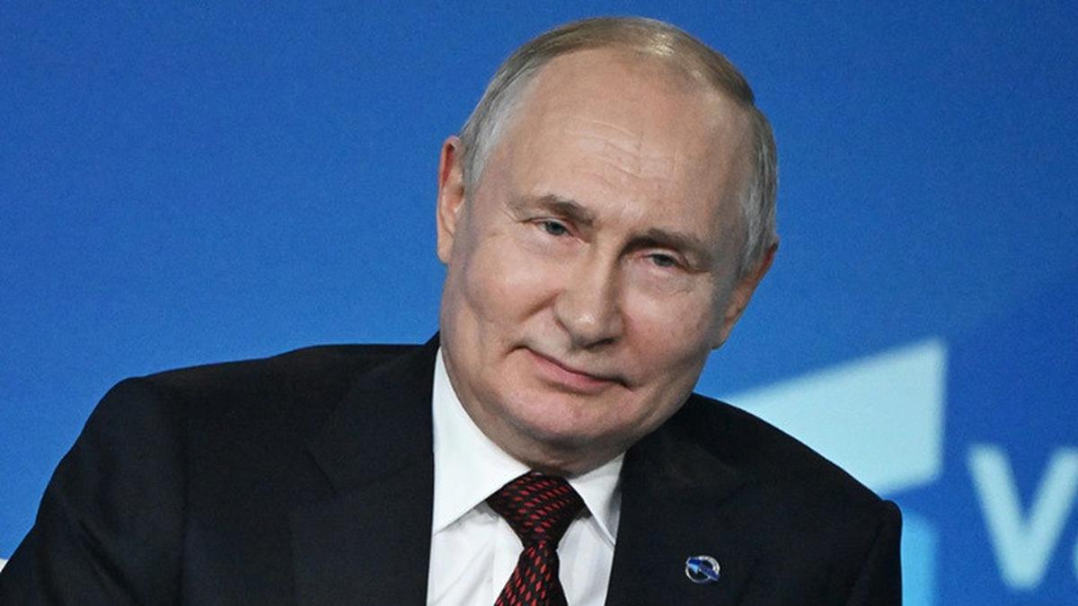 Presiden Rusia Vladimir Putin Mau Bikin Aplikasi Pesan Pengganti WhatsApp dan Telegram