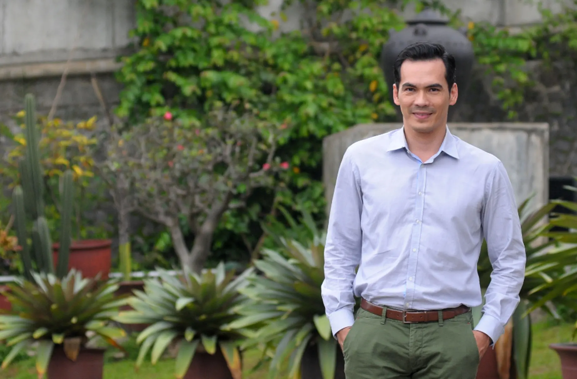 Atalarik Syah saat beraksi sebagai Kenan dalam Elif Indonesia, beradu akting dengan sang istri, Tsania Marwa (Liputan6.com/Herman Zakaria)