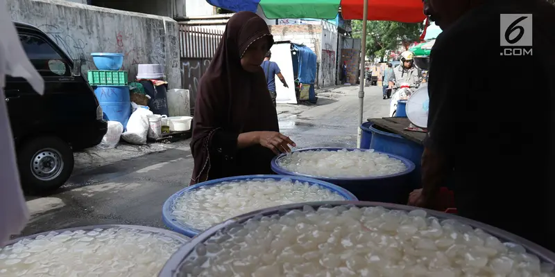 Berburu Kolang Kaling di Tanah Abang