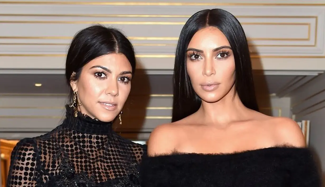 Tak hanya berhenti dalam acara KUTWK, para saudari tersebut pun bertengkar di Twitter. (The Inquisitr)