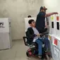 Penyandang Disabilitas di Bandung, Zulhamka Julianto Kadir Sayangkan Kotak Suara Terlalu Tinggi Saat Pemilu 2024. Foto: Dok. pribadi.