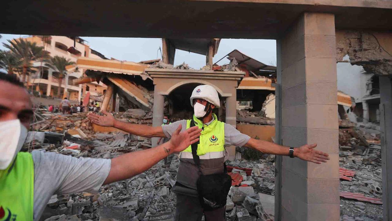 FOTO: Serangan Udara Israel di Lebanon Selatan, Warga Sipil Jadi Korban