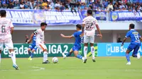 Suasana pertandingan PSIM Yogyakarta menghadapi Persiraja Banda Aceh di Stadion Mandala Krida, Kota Yogyakarta, Rabu (17/1/2024). (Bola.com/Ana Dewi)