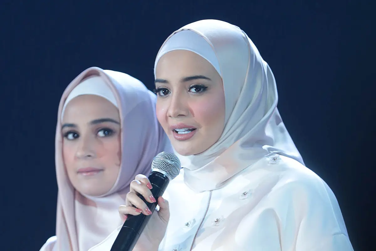[Bintang] Zaskia Sungkar dan Shireen Sungkar