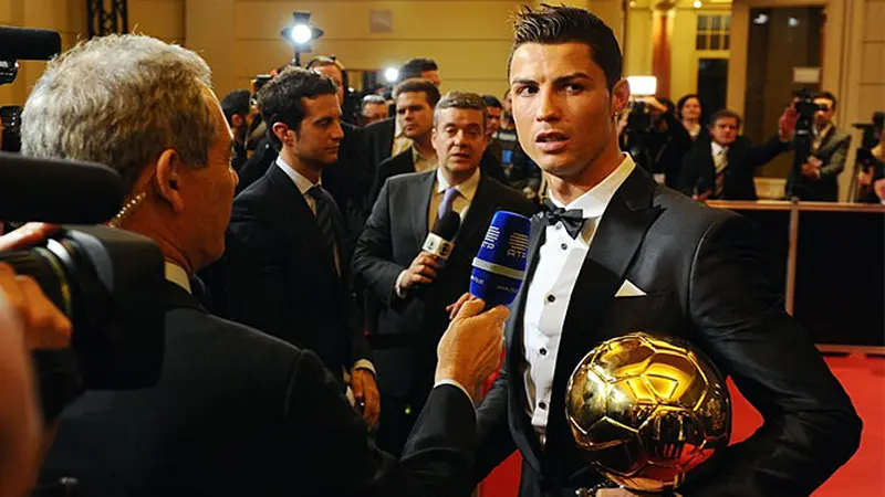 cristiano-ronaldo-ballon-4-140114a.jpg