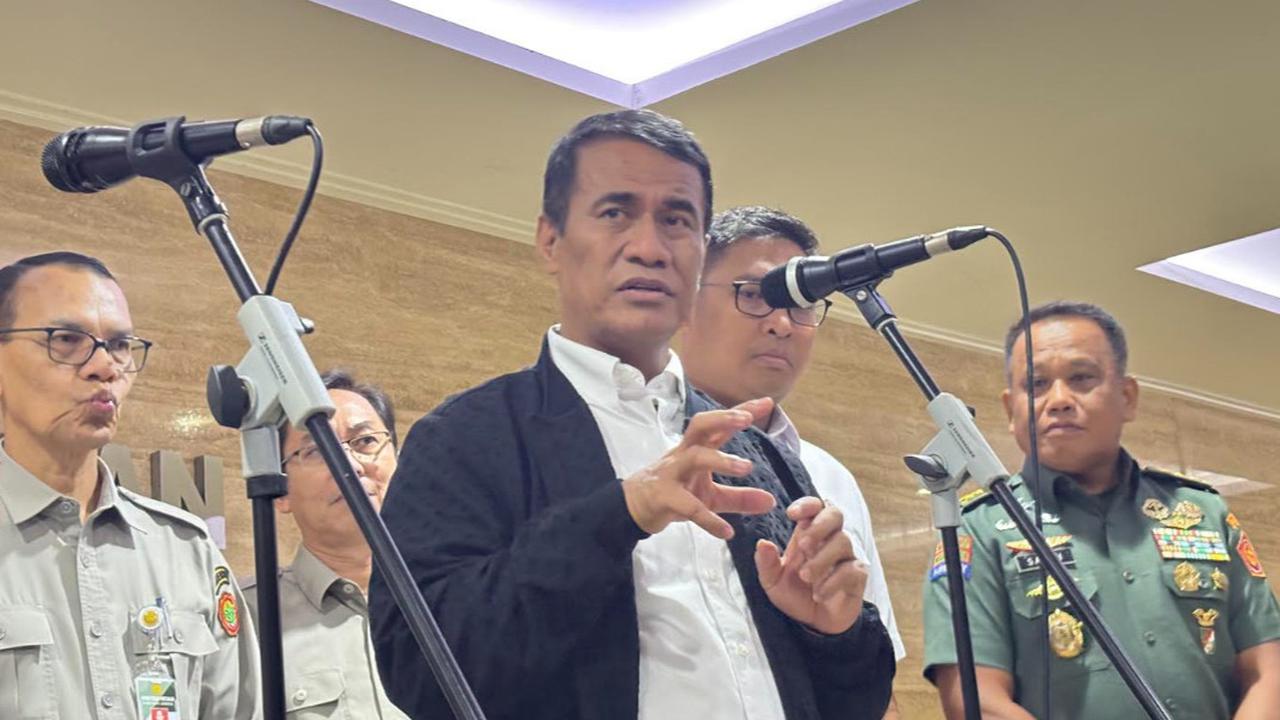 Menteri Pertanian Amran Sulaiman saat konferensi pers Percepatan Penyerapan gabah/beras, di Kantor Kementan, Senin (10/2/2025). (Foto: Liputan6.com/Tira Santia)