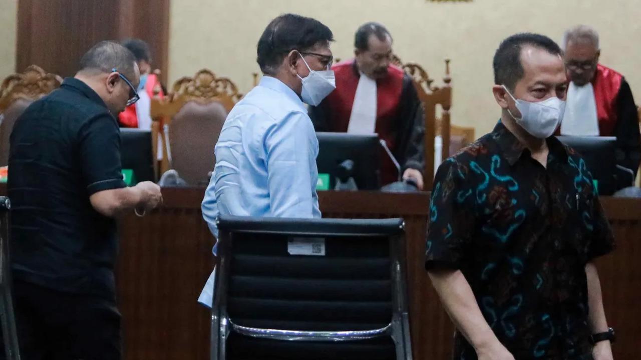 Selain itu, Fahzal berujar mantan politikus asal NasDem juga dibebankan biaya perkara senilai miliaran.