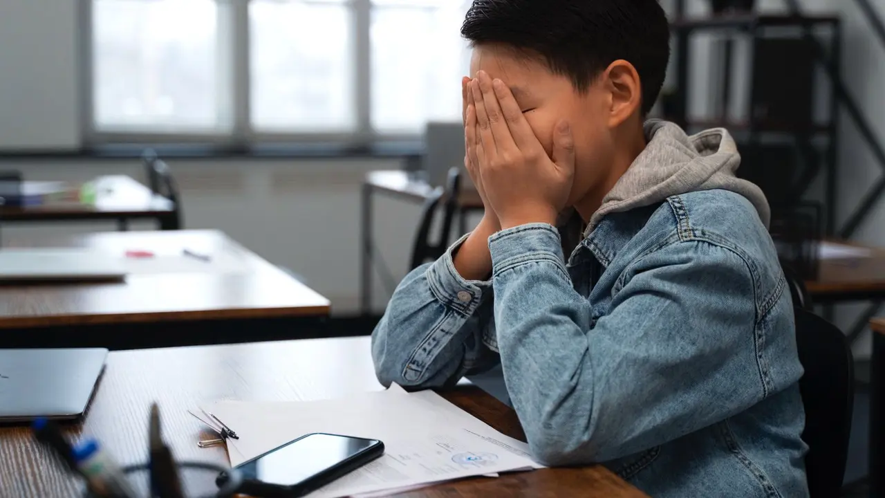 Tanda Burn Out pada Anak dan Remaja yang Tidak Boleh Diabaikan [Dok/freepik.com]