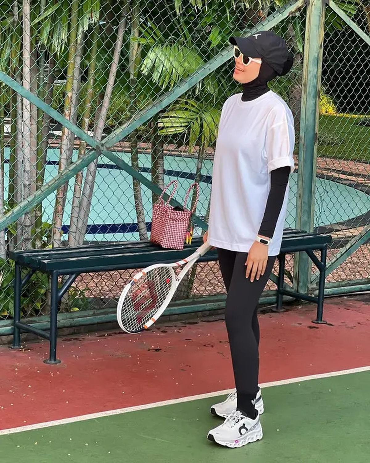 6 Potret Selfi Nafilah Mantan Istri Iwa K MantapBerhijab, Ungkap Proses Hijrah