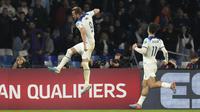 Striker Inggris, Harry Kane melakukan selebrasi setelah mencetak gol ke gawang Italia pada matchday pertama Kualifikasi Euro 2024 di Stadio Diego Armando Maradona, Naples pada Jumat (24/3/2023) dini hari WIB. (AP/Alessandra Tarantino)