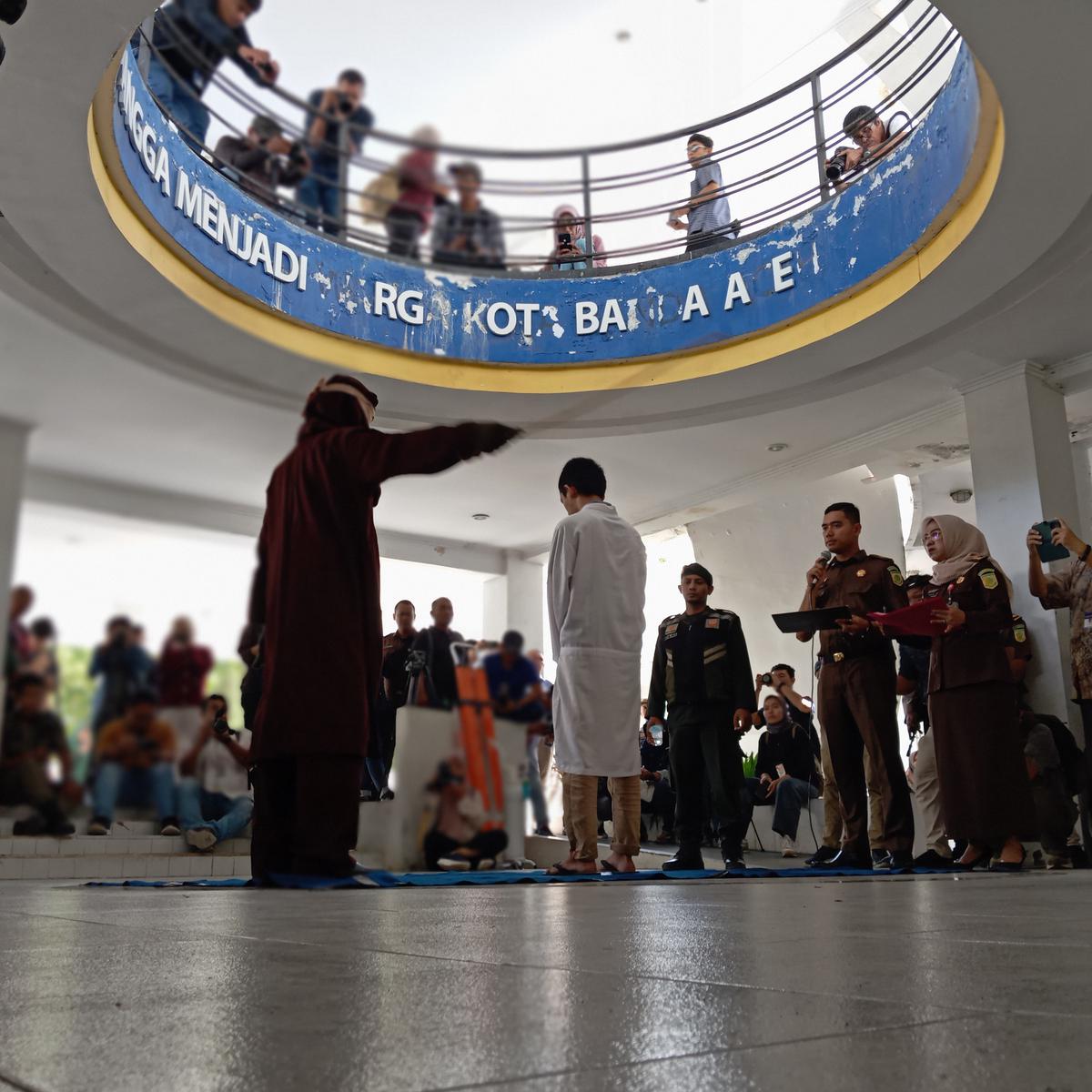 hukuman cambuk di aceh