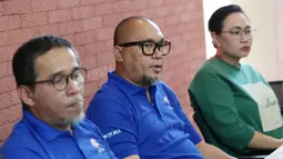 Direktur Komunikasi LOC Panitia Lokal FIBA World Cup 2023, Yudha Permana, memberikan keterangan saat kunjungan ke dapur redaksi Bola.com, Gondangdia, Jakarta, Selasa (8/8/2023). (Bola.com/M Iqbal Ichsan)