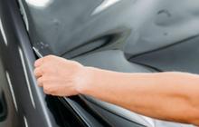 Apakah benar bahwa kaca film yang lebih gelap dapat membuat suhu kabin mobil menjadi lebih sejuk, atau itu hanya sekadar mitos?