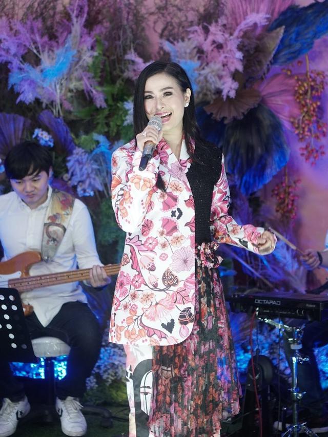 Devano Danendra Di Bully Gara Gara Marhaban Tiba Iis Dahlia Aku 35 Tahun Berkarier Baru Kali Ini Salah Showbiz Liputan6 Com