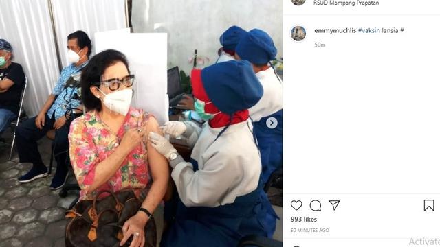 Emmy Muchlis, ibunda BCL (Foto: Instagram/@emmymuchlis)