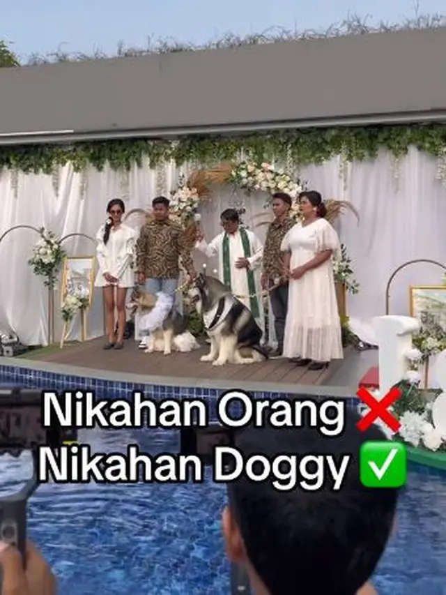 6 Potret Acara Nikahan Sepasang Anjing, Berjalan Meriah Ada Pengiringnya