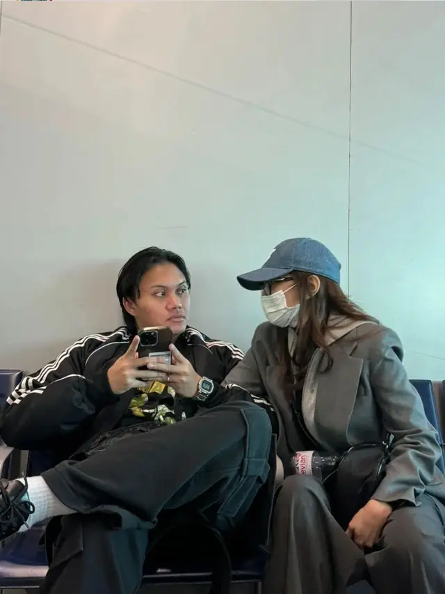 Sule dan Keluarga ke Luar Negeri
