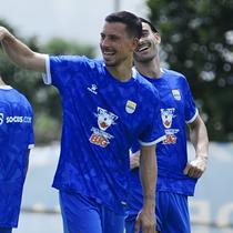 Thom Haye dan Eliano Reijnders menjalani latihan perdana di Persib Bandung. (ILeague.id)