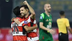 Persebaya Surabaya takluk 1-2 dari Madura United pada laga pekan ke-28 BRI Super League 2025/2026 di Stadion Gelora Bung Tomo, Surabaya, Jumat (17-4-2026). (Bola.com/M Iqbal Ichsan)