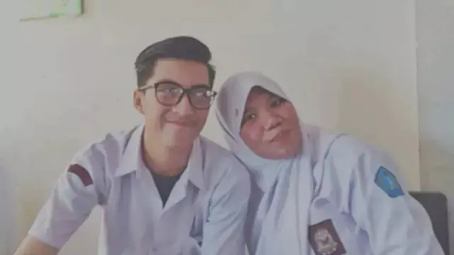 Ingat Pasangan Adit & Azhari yang Viral? Ini 6 Potret Terbaru Azhari yang Bikin Pangling