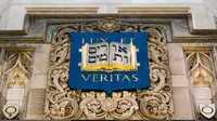 Universitas Yale, salah satu universitas top di Amerika Serikat. Slogan mereka berbunyi Lux et Veritas (Cahaya dan Kebenaran). Dok: Instagram Yale @yale