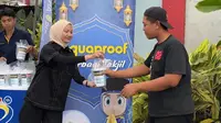 Pelopor Cat Pelapis Anti Bocor Berbagi Takjil: Wujud Kepedulian di Bulan Ramadan. foto: istimewa