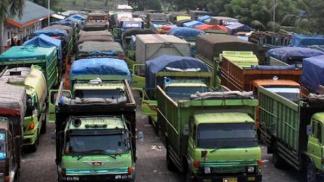 Antrian Truk