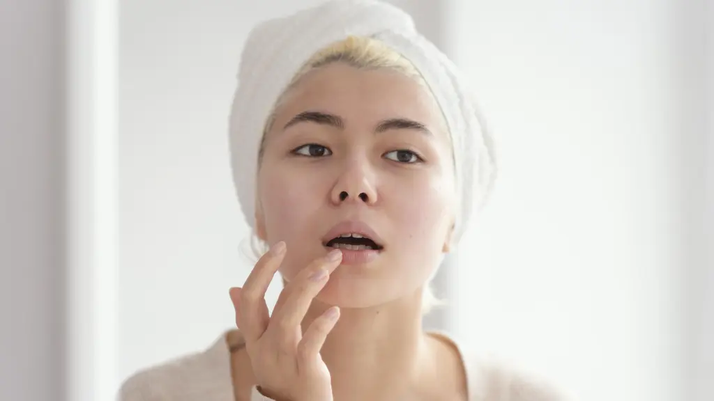 Bukan sekadar membuat bibir terlihat glossy, peptide lip treatment menawarkan perawatan yang menggabungkan kelembapan, tampilan lebih halus, dan efek plump yang natural. (Foto/Dok: Pexels)