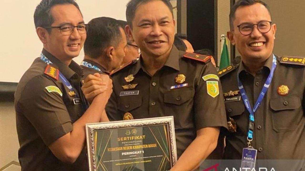 Kinerja Gemilang, Kejari Kabupaten Bogor Raih Tujuh Penghargaan di Rakerda Kejati Jabar
