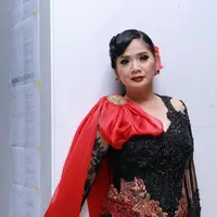 Menurut tante Ina hari pahlawan harus diadakan disekolah agar anak dapat mengerti menghargai pahlawan kita. (Galih W. Satria/Bintang.com)