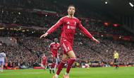 Pemain Liverpool Hugo Ekitike merayakan gol kedua timnya dalam laga Liga Inggris melawan Brighton and Hove Albion di Anfield, Inggris, Sabtu, 13 Desember 2025. (AP Photo/Jon Super)
