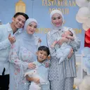 Potret Aqiqah Baby Rafisqi Anak Rizki DA, Dihadiri Iis Dahlia