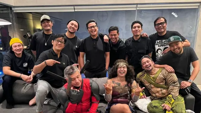 Wendi Cagur pakai kostum Wonder Woman (Instagram/t_orasudi_ro))