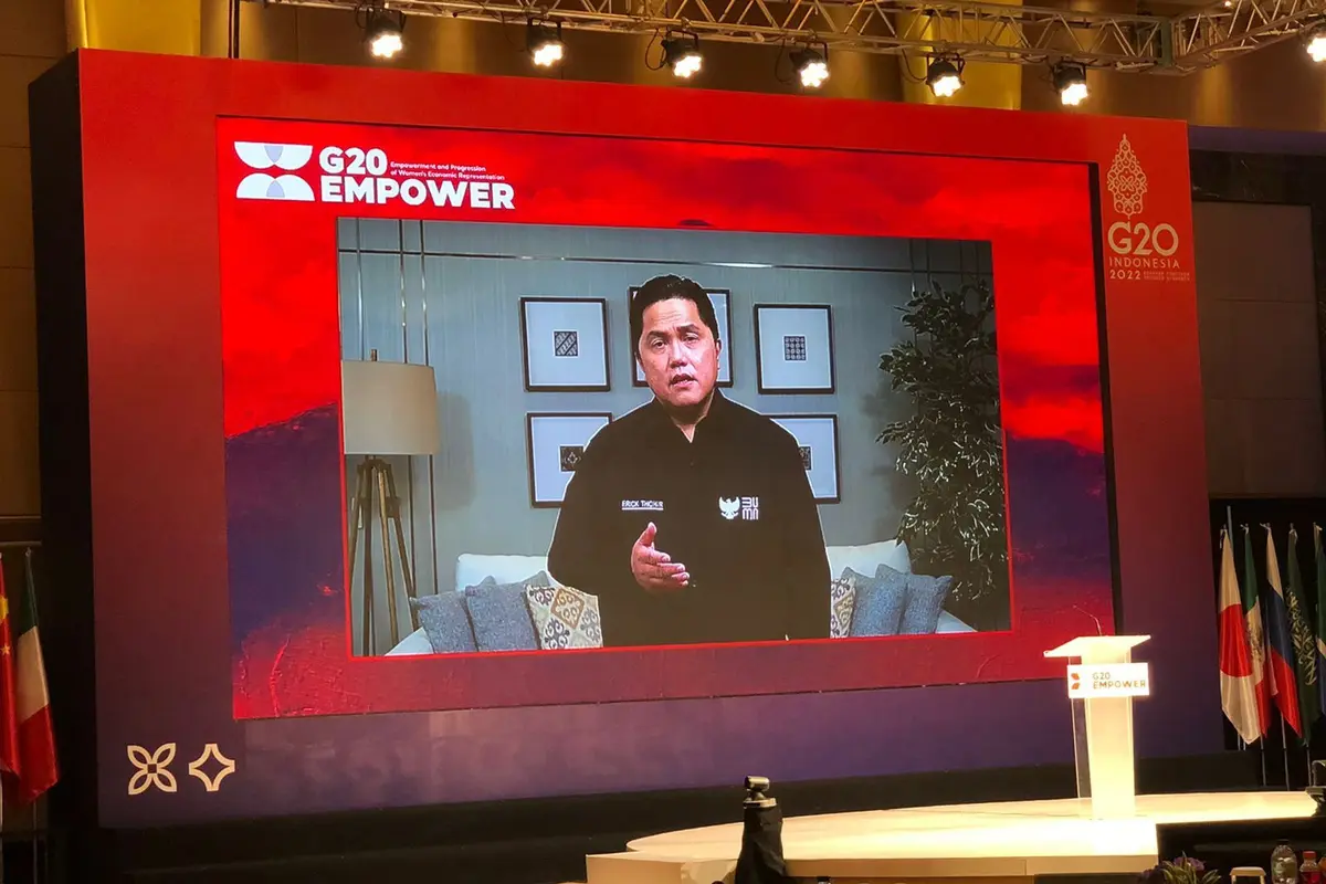 Menteri Badan Usaha Milik Negara (BUMN) Erick Thohir dalam acara G20 Side event Rebuilding women's Productivity Post Pandemic, di Hotel Royal Ambarrukmo, Yogyakarta, Rabu (18/5/2022).