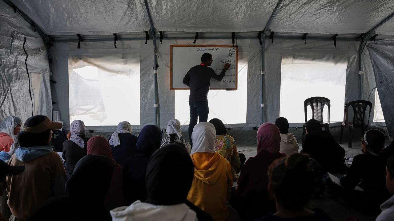 FOTO: Keceriaan Anak-Anak Gaza Bersekolah di Kelas Darurat