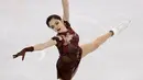 Aksi atlet skating asal Rusia, Evgenia Medvedeva saat tampil di Olimpiade Musim Dingin Pyeongchang 2018 di Ice Arena, Gangneung, Korea Selatan, Jumat (23/2). (AP Photo/Petr David Josek)
