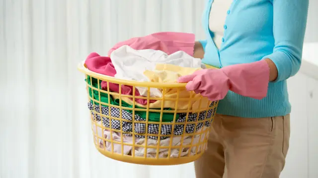 Pisahkan Pakaian Putih saat Dicuci