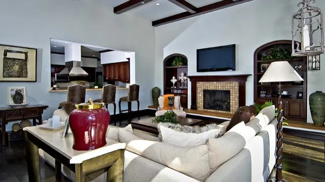 [Bintang] Khloe Kardashian