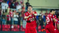 Penyerang anyar Persijap Jepara, Iker Guarrotxena, menyumbangkan satu gol saat timnya meraih kemenangan 2-0 atas PSM Makassar pada laga pekan ke-18 BRI Super League di Stadion Gelora Bumi Kartini, Jepara, 24 Januari 2026. (dok. Persijap Jepara)