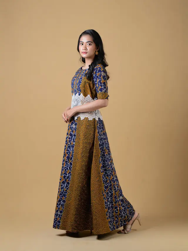 Dress Batik Brokat Kombinasi Renda