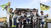 Valentino Rossi dan peserta Master Camp dari Asia di Tavulia, Italia. (Yamaha)