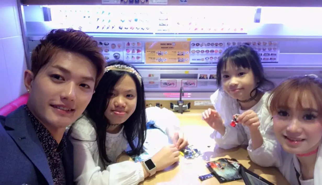 Terakit soal hamil di luar nikah,  Lee Jeong Hoon dan Moa pernah memberikan tanggapan tepat di hari pernikahan mereka. Sambil bergurau, keduanya pun menanggapi rumor ini. (Instagram/leejeonghoon)