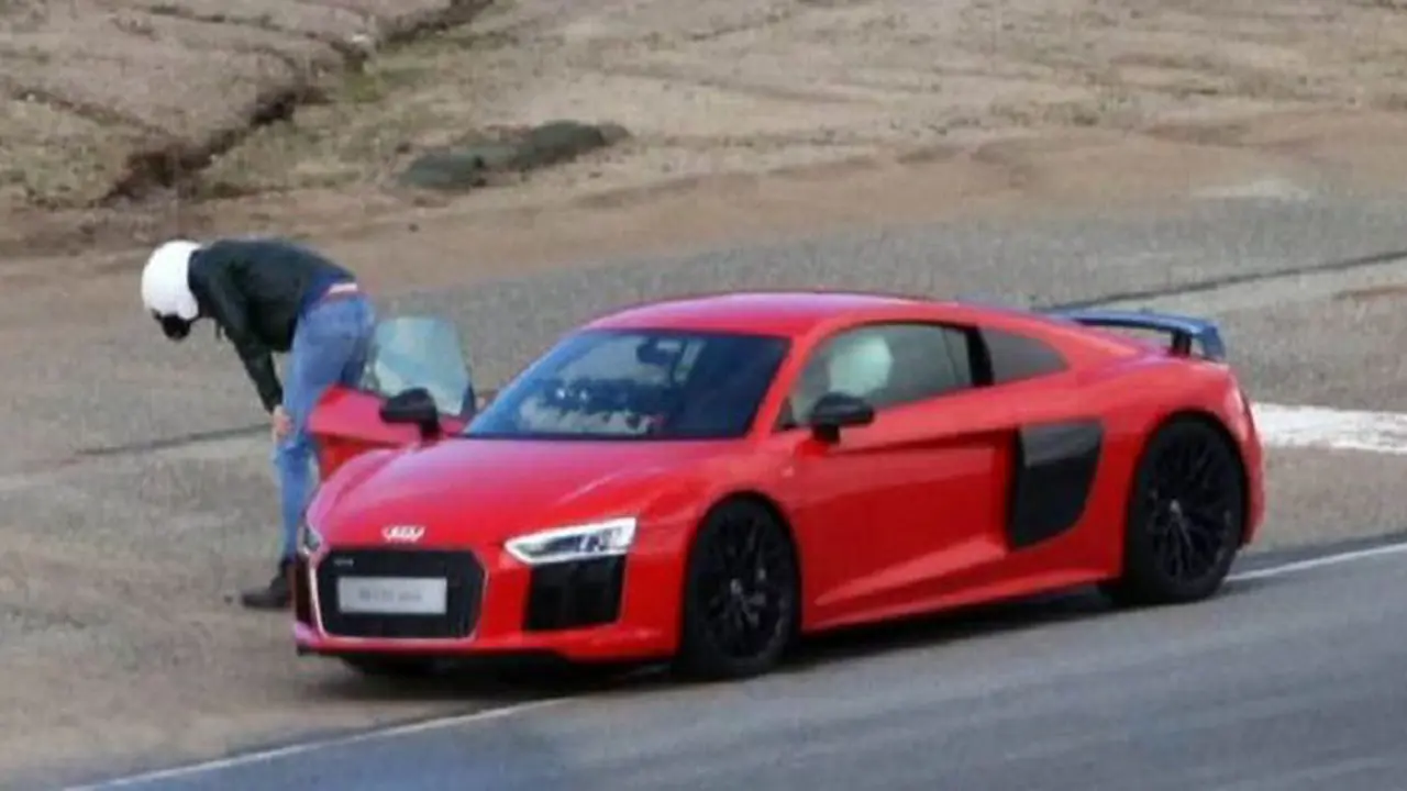 Cicipi Supercar, Presenter Baru Top Gear Muntah Setelah Ngebut