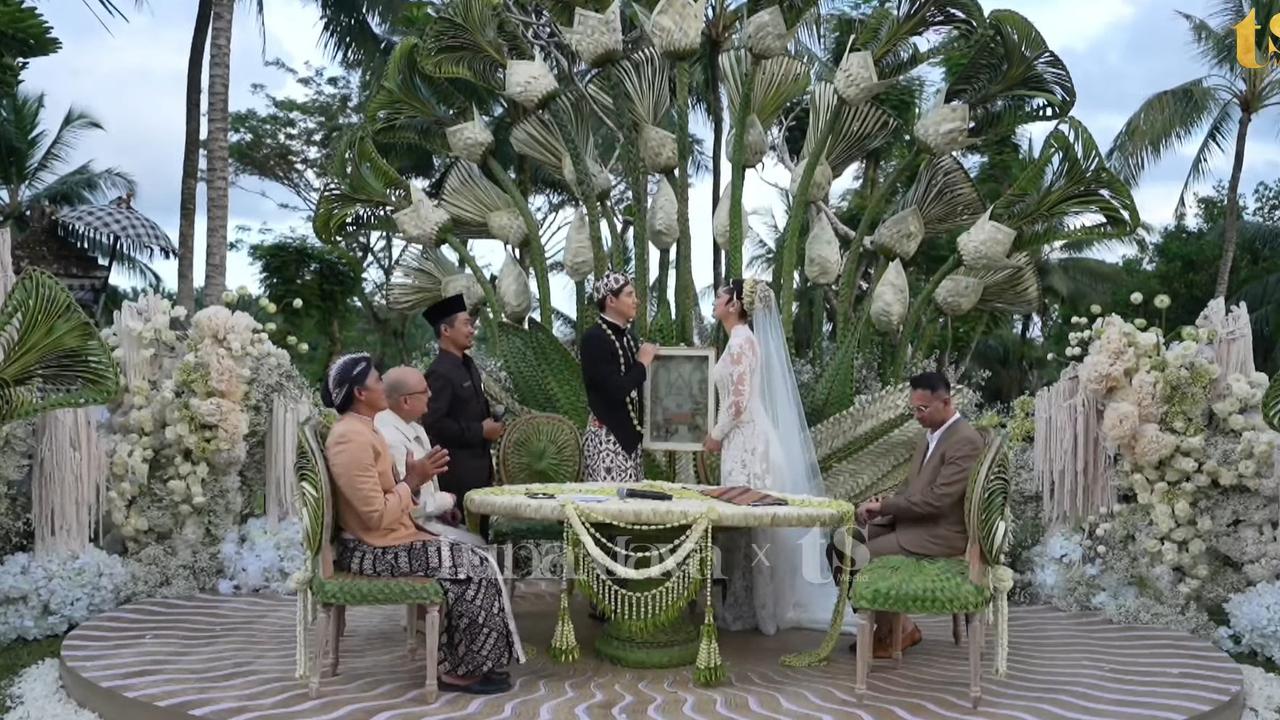 Potret Cantik Luna Maya saat Akad Nikah, Anggun Dalam Balutan Kebaya Putih - Wajah Bikin Pangling