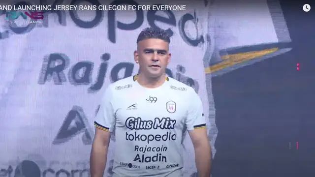 Cristian Gonzales dengan jersey RANS Cilegon FC untuk Liga 2.