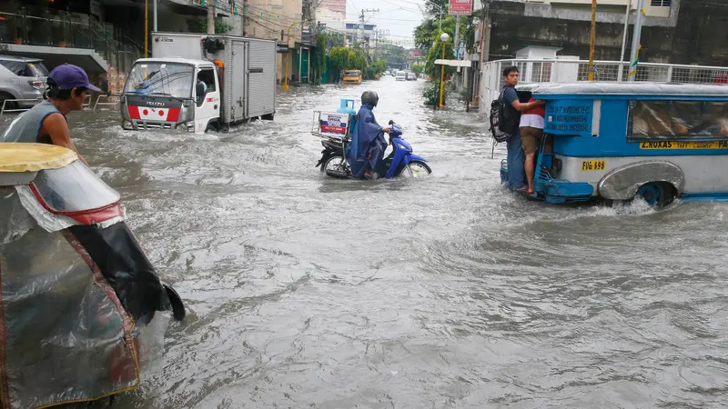 Banjir Rendam Manila Usai Diterjang Badai Tropis