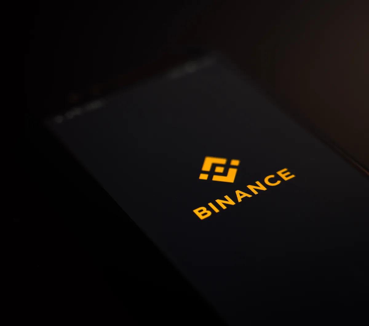 "Antara Agustus 2017 dan April 2022, terdapat transfer langsung sekitar USD106 juta dalam bentuk bitcoin ke dompet Binance.com dari Hydra," kata juru bicara.