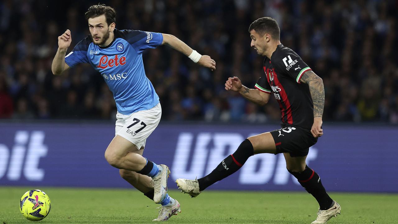 Foto: Napoli Kena Bantai Juara Bertahan AC Milan, Tak Menggeser Posisi Il Partenopei dari Puncak Klasemen Liga Italia